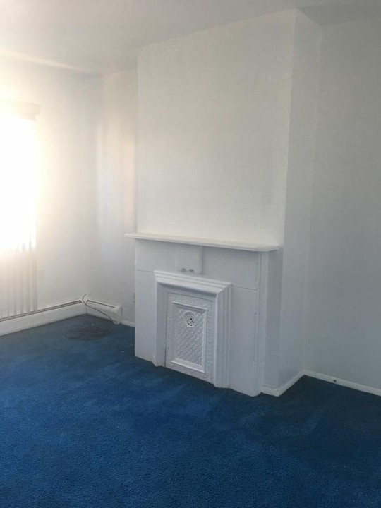 13 Seidler St, Unit 2 in Jersey City, NJ - Building Photo
