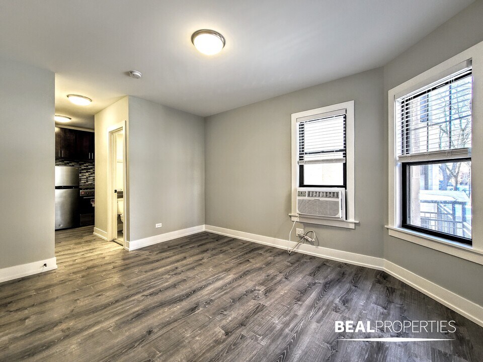 425 W Belden Ave in Chicago, IL - Building Photo