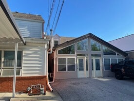 120 E Main St in Mascoutah, IL - Building Photo