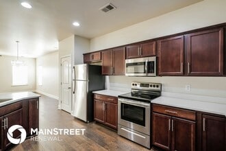 1009 Ellington Dr in Gallatin, TN - Foto de edificio - Building Photo