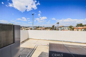 121 S Coronado St in Los Angeles, CA - Building Photo - Building Photo