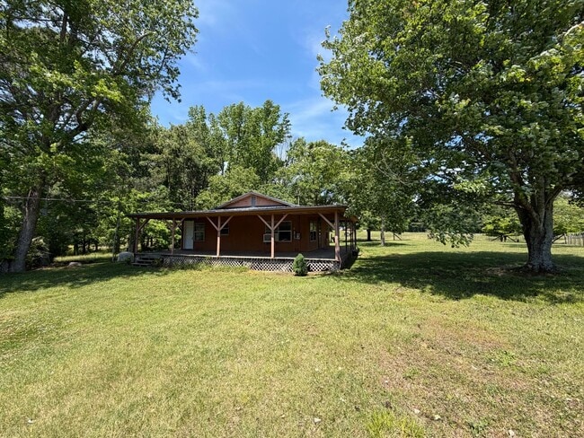 219 Old Bucks Pocket Rd SE in Old Fort, TN - Building Photo - Building Photo