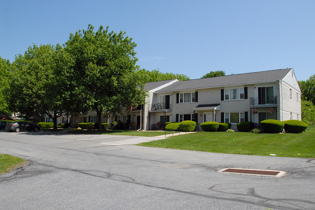 Devonshire Apartments in Kutztown, PA - Building Photo