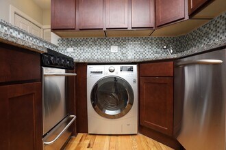 562 W Arlington Pl in Chicago, IL - Building Photo - Building Photo