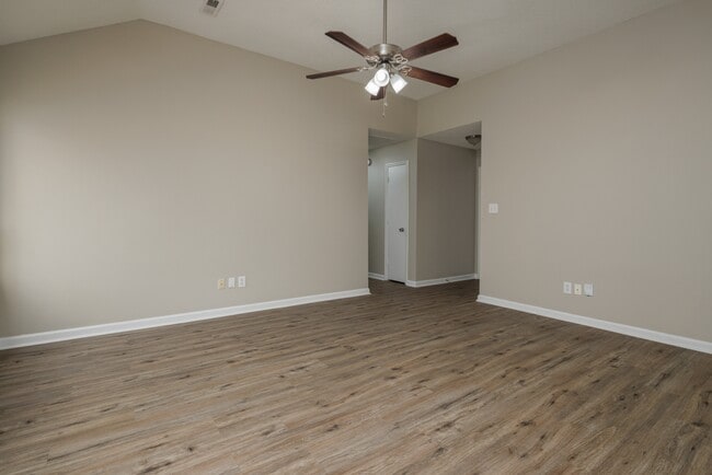 227 Mountain Creek Dr in Madison, AL - Building Photo - Building Photo