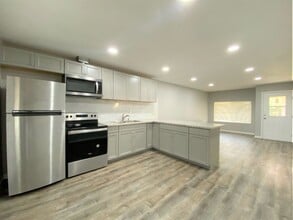 817 E Bellevue Rd, Unit NA in Atwater, CA - Building Photo - Building Photo