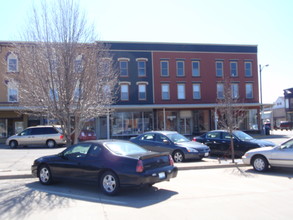 8 E Railroad St in Sandwich, IL - Building Photo - Building Photo