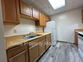 731 E Crawford St in Clay Center, KS - Building Photo - Building Photo