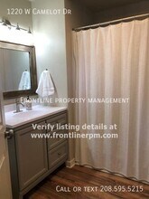 1220 W Camelot Dr in Nampa, ID - Building Photo - Building Photo