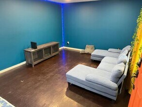 31524 Louise Dr in Warren, MI - Building Photo - Building Photo