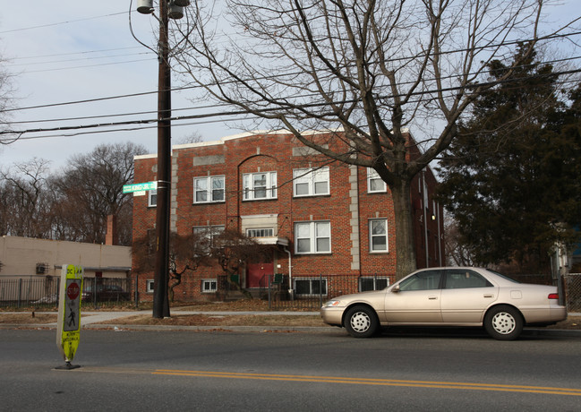 3756 Martin Luther King Jr Ave SE in Washington, DC - Building Photo - Building Photo