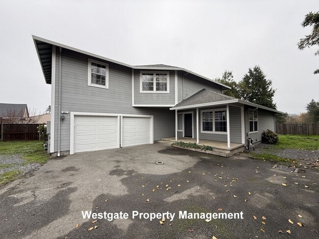 821 B St in Petaluma, CA - Building Photo - Building Photo