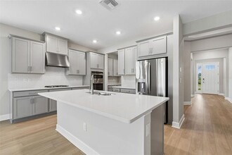 2181 Longliner Lp in Wesley Chapel, FL - Building Photo - Building Photo