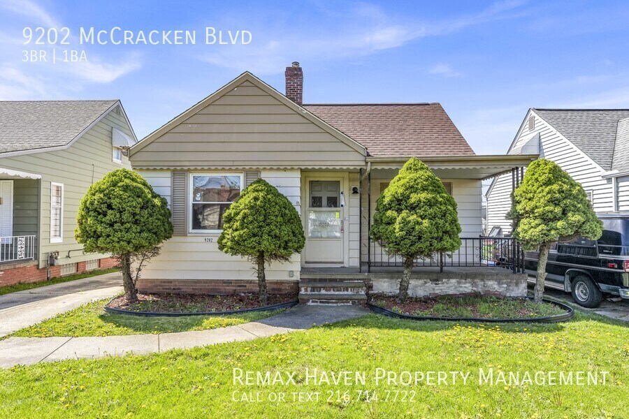 9202 McCracken Rd in Garfield Heights, OH - Building Photo