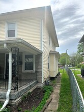 3256 Winthrop Ave in Indianapolis, IN - Foto de edificio - Building Photo