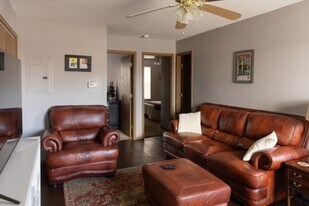 879 N Storer Ave in Fayetteville, AR - Building Photo