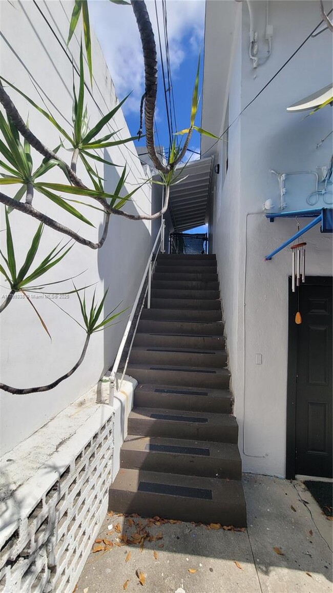 1335 SW 8th St in Miami, FL - Building Photo - Building Photo