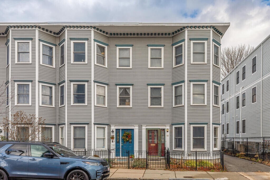 16 Roseclair St in Boston, MA - Building Photo