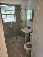 11455 SW 82nd Ave in Miami, FL - Foto de edificio - Building Photo