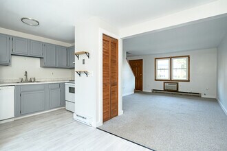 252 Harrisville Rd in Woodstock, CT - Building Photo - Building Photo