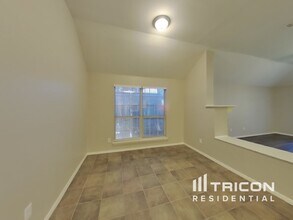 834 San Jacinto Dr in Grand Prairie, TX - Foto de edificio - Building Photo