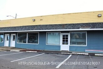 1800 SE Hwy 101 in Lincoln City, OR - Building Photo - Building Photo