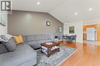 1928 Questa Dr in Windsor, ON - Building Photo - Building Photo