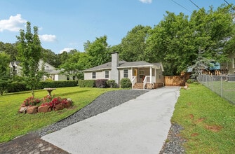 1605 Wellswood Dr SE in Atlanta, GA - Foto de edificio - Building Photo