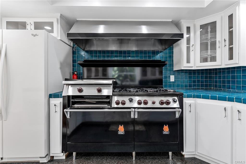 11053 Strathmore Dr in Los Angeles, CA - Building Photo