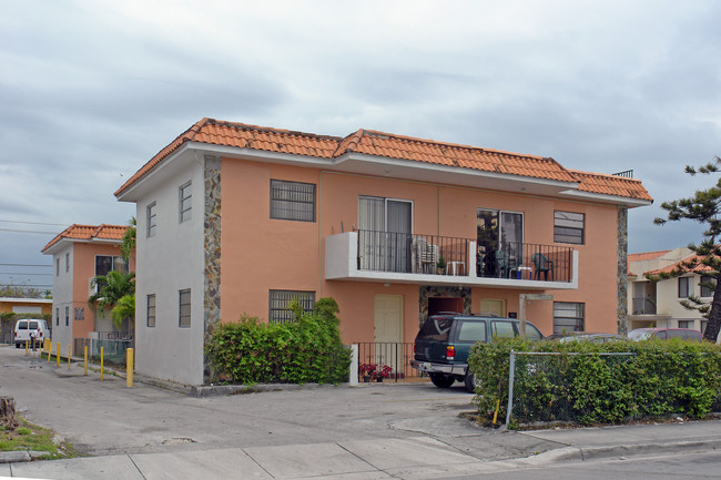 201 NW 47th Ave in Miami, FL - Building Photo - Building Photo