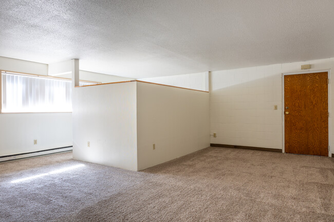 202 Flats in Fargo, ND - Building Photo - Interior Photo