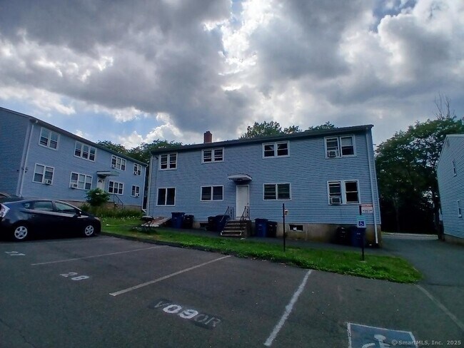 52 Oak Ridge Dr in New Haven, CT - Building Photo - Building Photo