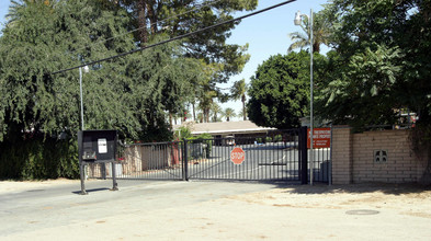 Riverdale Estates in Indio, CA - Foto de edificio - Building Photo