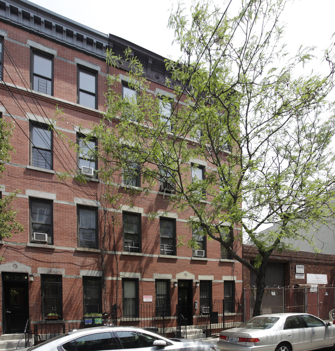 95 Luquer St in Brooklyn, NY - Building Photo