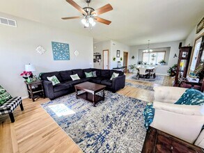 4506 Kelsey Dr in Manhattan, KS - Building Photo - Building Photo