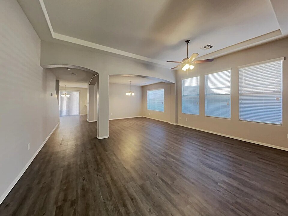 16736 W Adams St in Goodyear, AZ - Building Photo
