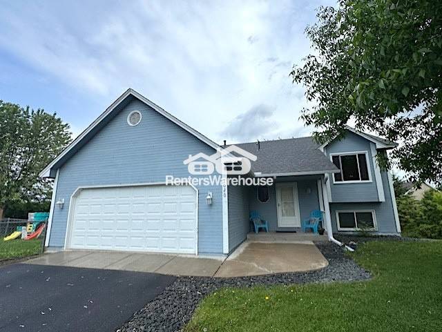 7020 Meadow Ct in Rockford, MN - Building Photo
