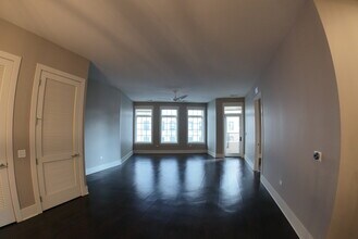 2050 N Clark St in Chicago, IL - Building Photo - Building Photo
