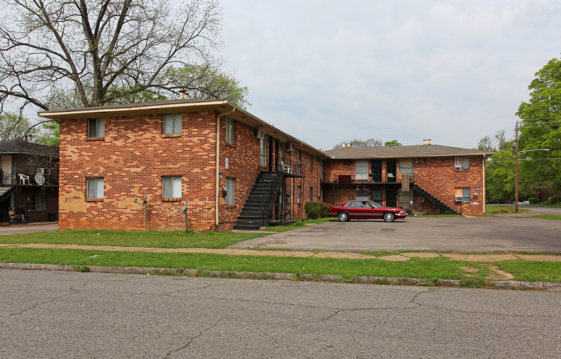 Savoy Apartments in Birmingham, AL - Building Photo