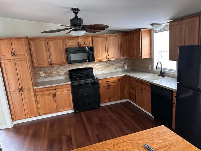 1 Jacob Dr in Halfmoon, NY - Building Photo - Building Photo