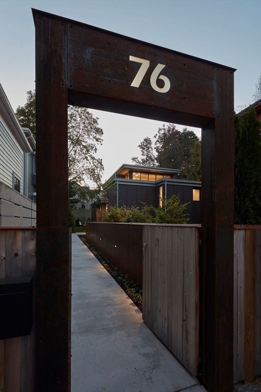 76 Holworthy St in Cambridge, MA - Building Photo - Building Photo