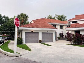 942 NW 92nd Ter, Unit 942 in Plantation, FL - Building Photo