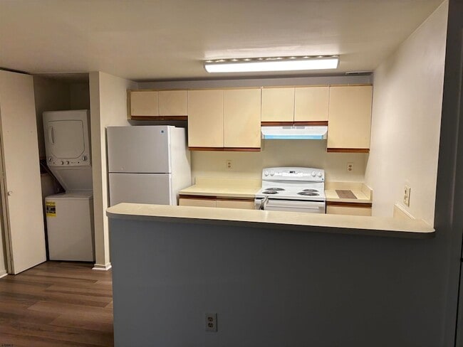 1 Clearwater Way in Galloway, NJ - Building Photo - Building Photo