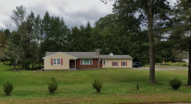5 Baxter Rd in Storrs Mansfield, CT - Building Photo - Building Photo