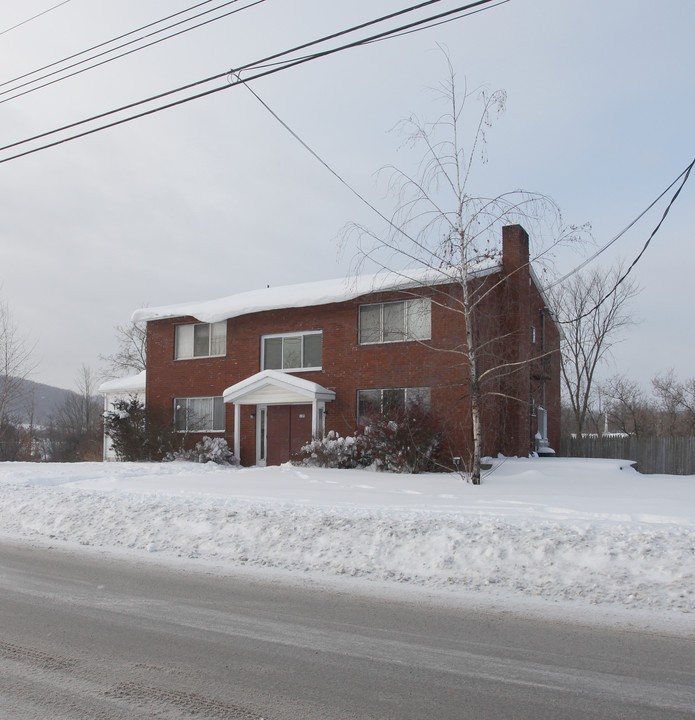 135 Campus Dr in Cobleskill, NY - Building Photo