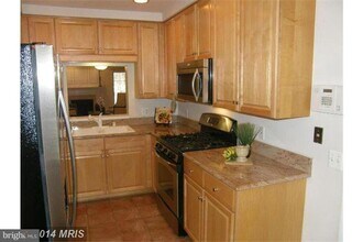 1416 Roundhouse Ln in Alexandria, VA - Building Photo - Building Photo