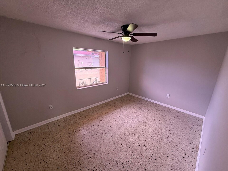 3045 NW 21st Ct in Miami, FL - Building Photo