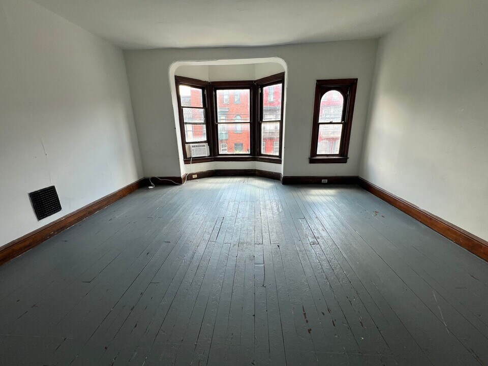 347 E King St in York, PA - Building Photo