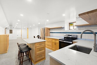 229 Oak St in Weehawken, NJ - Building Photo - Building Photo