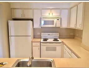 520 Commonwealth Ave, Unit 7E in Boston, MA - Building Photo - Building Photo